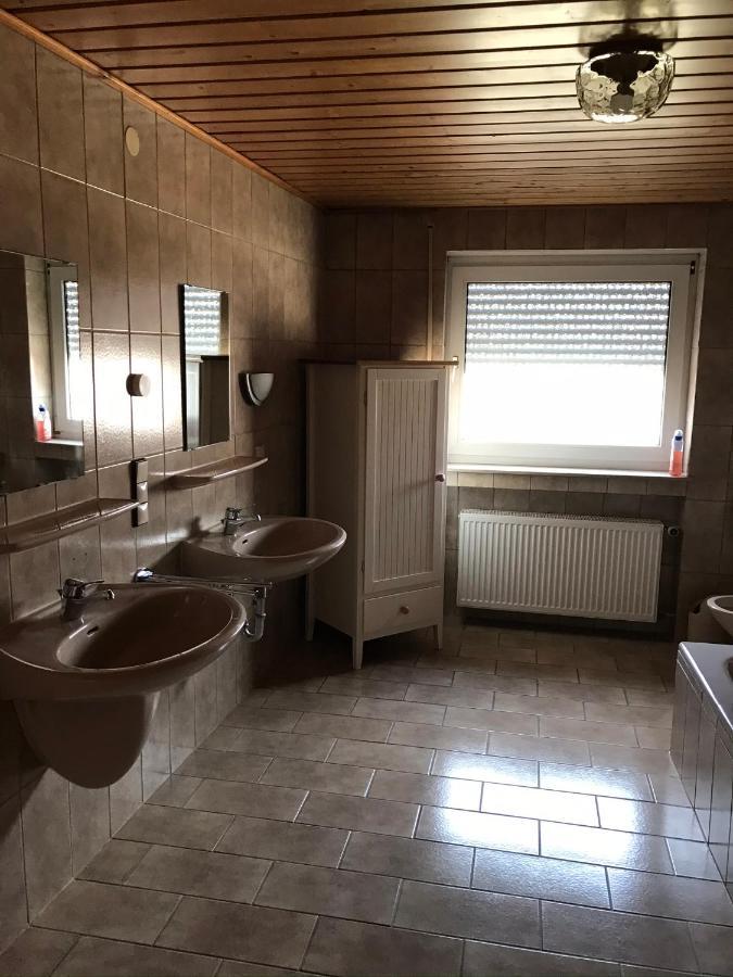Gaestehaus Zur Schmiede Burghaun エクステリア 写真