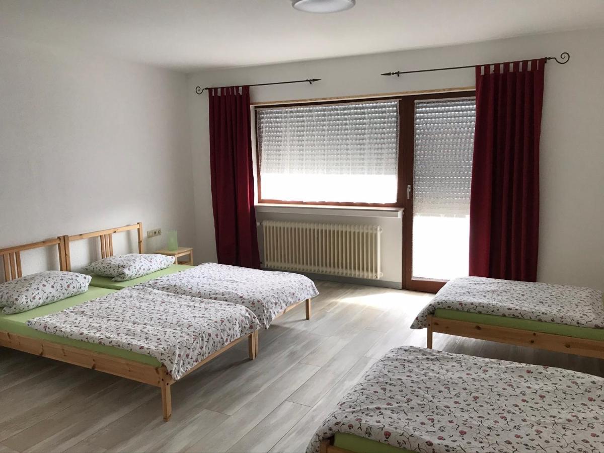 Gaestehaus Zur Schmiede Burghaun エクステリア 写真